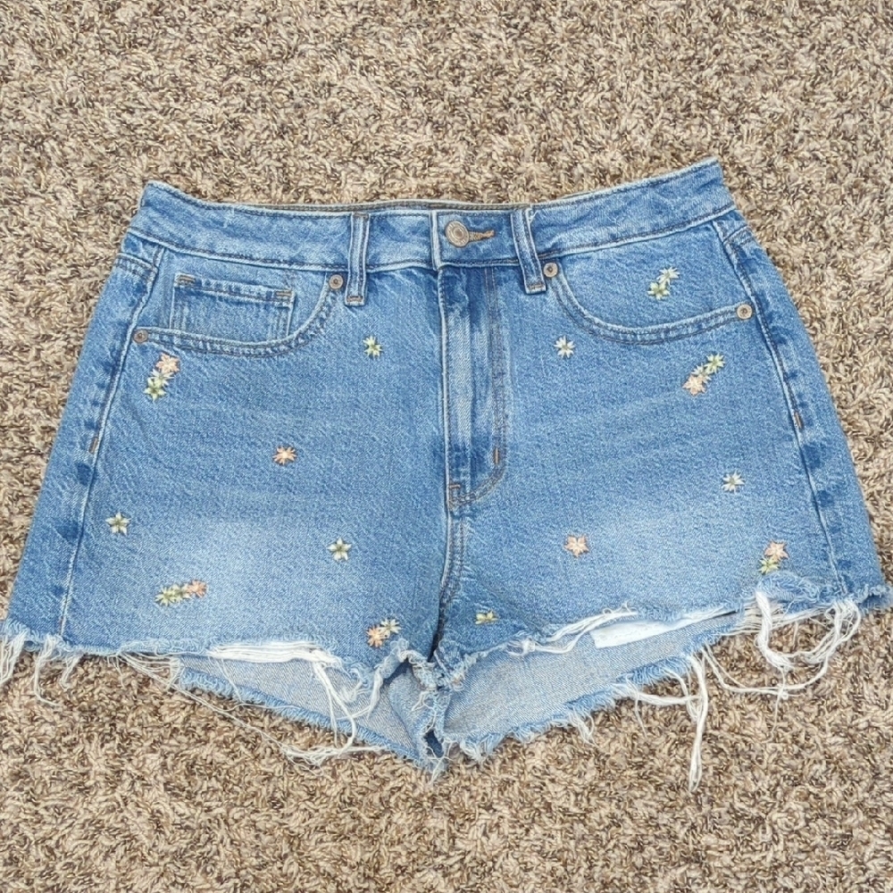 American Eagle bue floral embroidered high rise denim cut off mom shorts